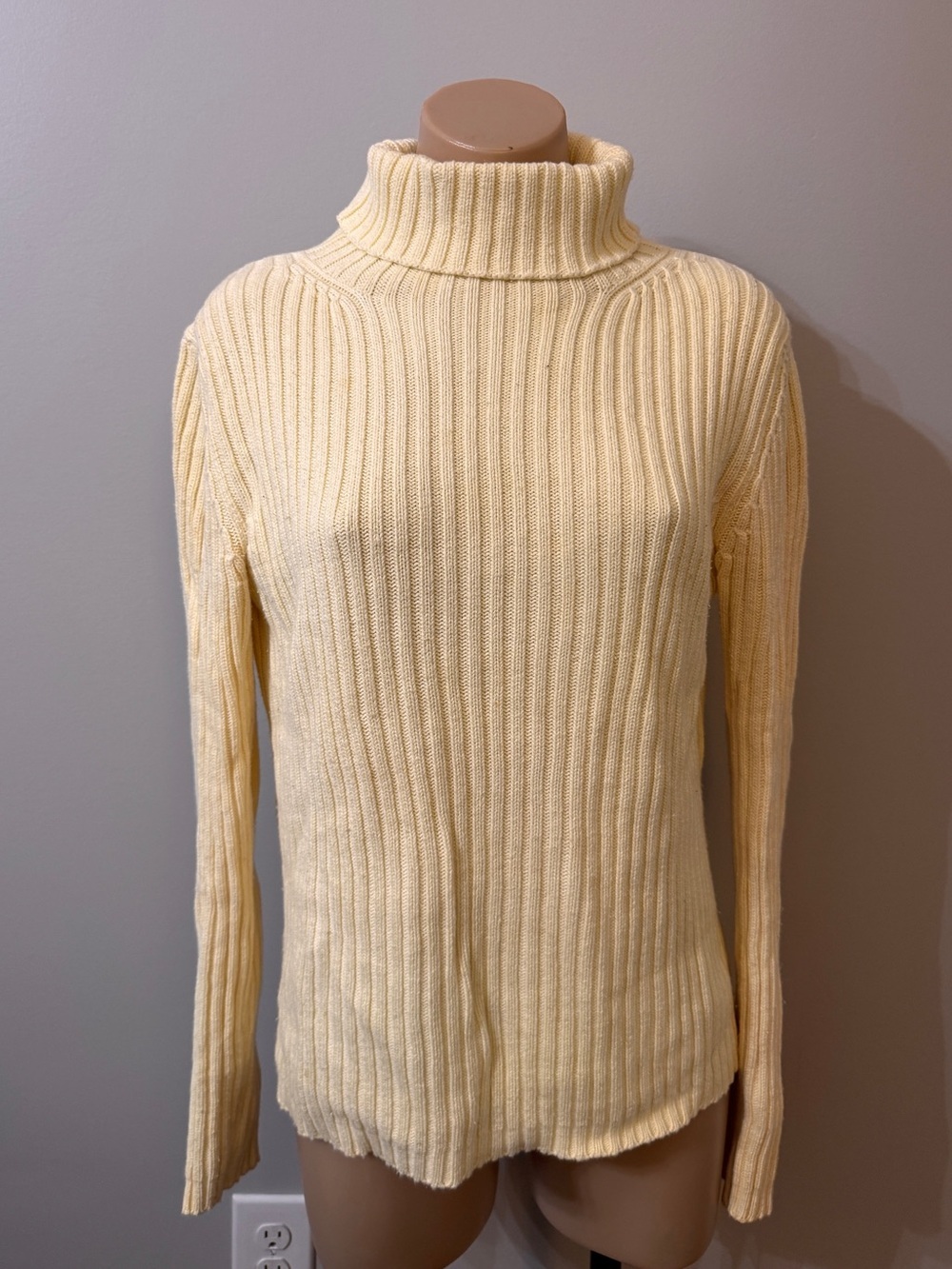 GAP Ribbed Butter Yellow Turtleneck Sweater 90s mom 1999 Medium